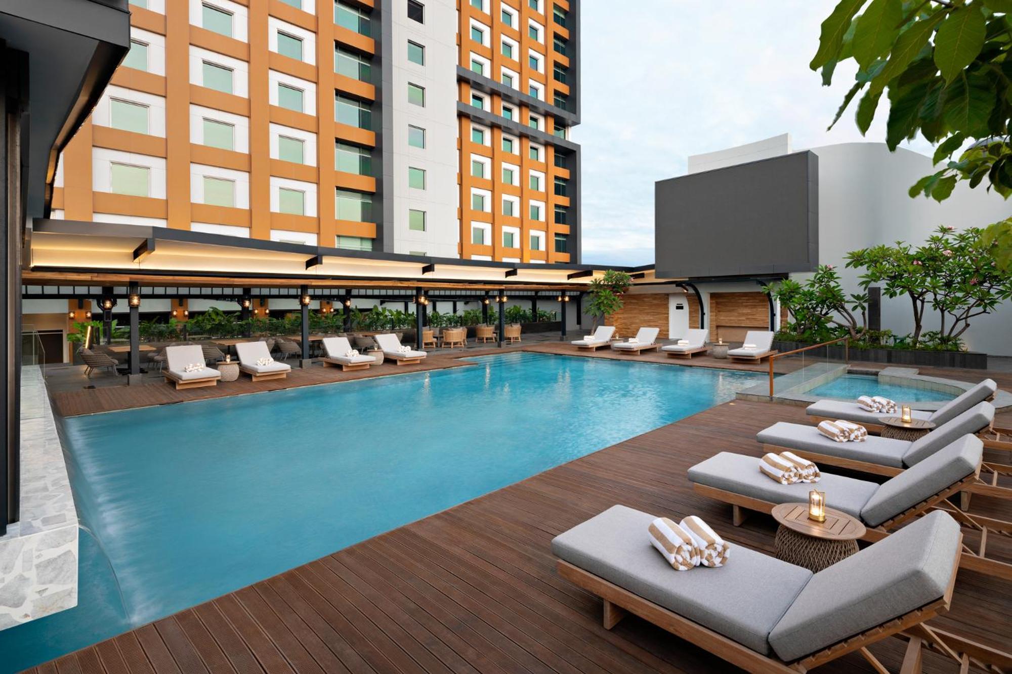 Moevenpick Hotel Jakarta City Centre Exterior foto